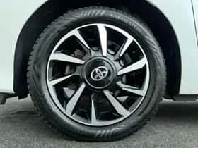 Toyota Aygo (2022) thumbnail 10