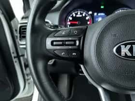 Kia Stonic (2019) thumbnail 15