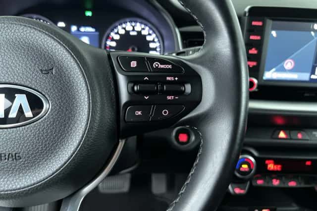 Kia Stonic (2019) thumbnail 16