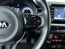 Kia Stonic (2019) thumbnail 16