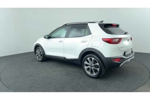 Kia Stonic (2019) thumbnail 3