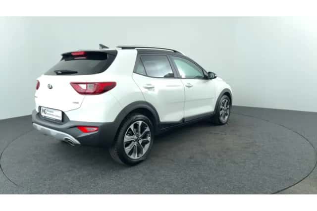 Kia Stonic (2019) thumbnail 5