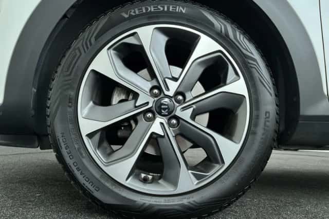 Kia Stonic (2019) thumbnail 10
