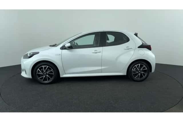 Toyota Yaris (2020) thumbnail 2