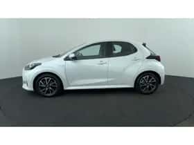 Toyota Yaris (2020) thumbnail 2