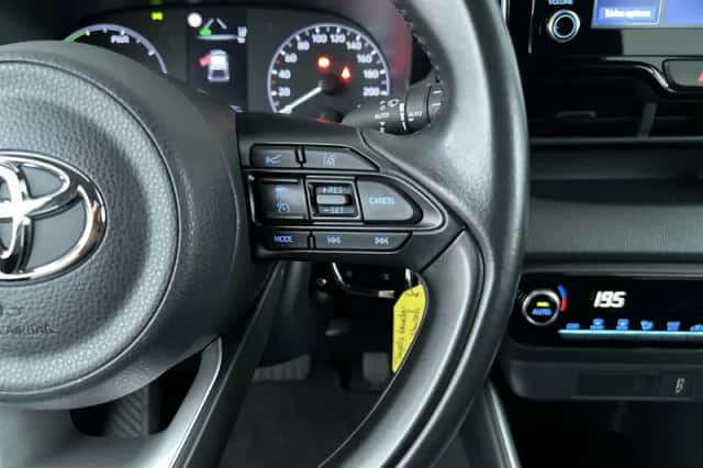 Toyota Yaris (2020) thumbnail 16