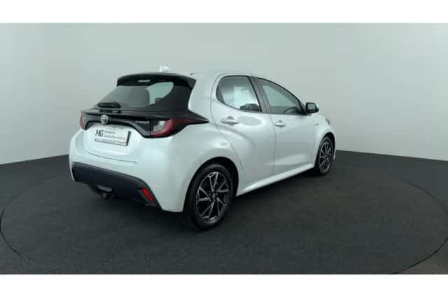 Toyota Yaris (2020) thumbnail 5