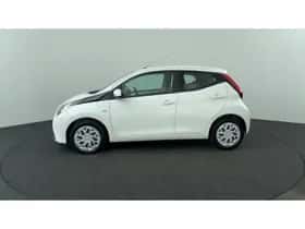 Toyota Aygo (2020) thumbnail 2