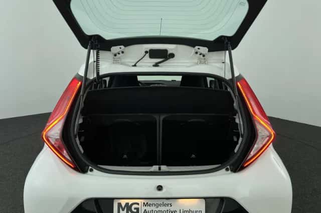 Toyota Aygo (2020) thumbnail 25