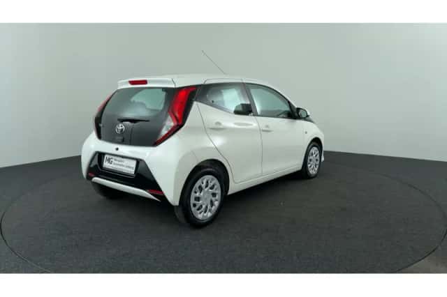 Toyota Aygo (2020) thumbnail 5