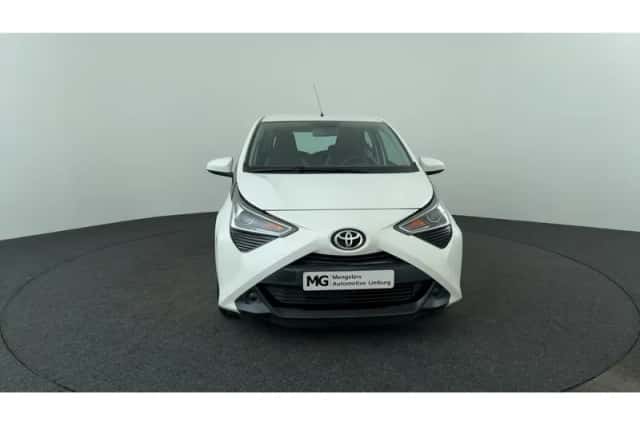 Toyota Aygo (2020) thumbnail 8