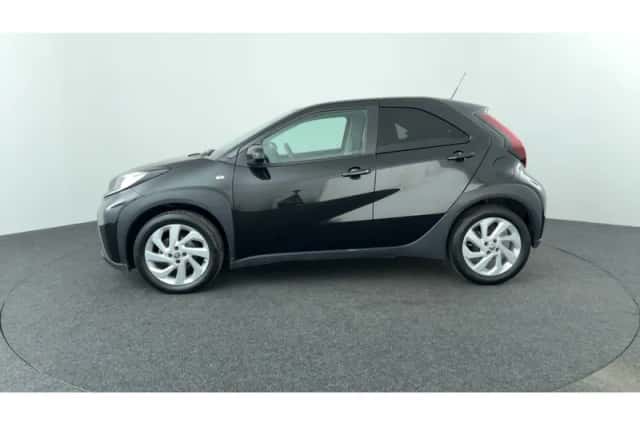 Toyota Aygo X (2022) thumbnail 2