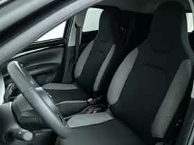 Toyota Aygo X (2022) thumbnail 11