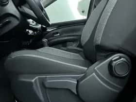 Toyota Aygo X (2022) thumbnail 13