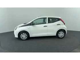 Toyota Aygo (2019) thumbnail 2