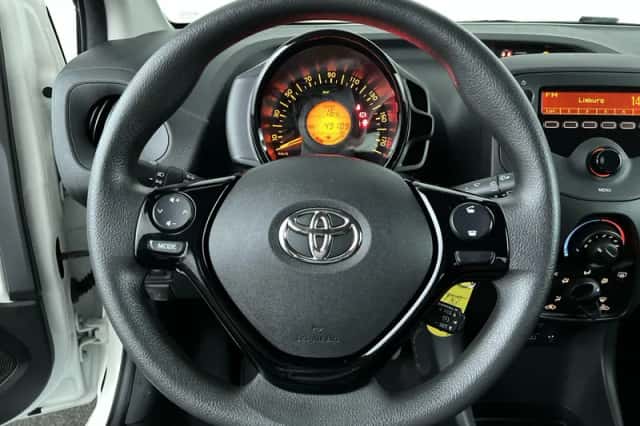 Toyota Aygo (2019) thumbnail 13