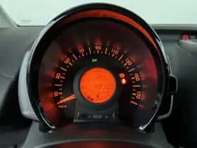 Toyota Aygo (2019) thumbnail 16