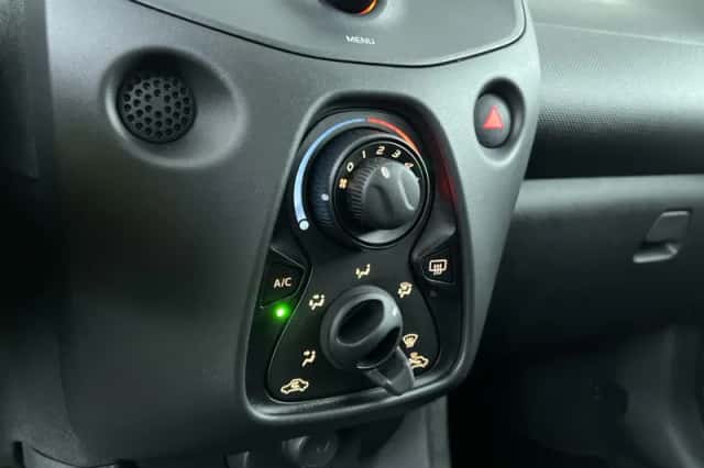 Toyota Aygo (2019) thumbnail 18