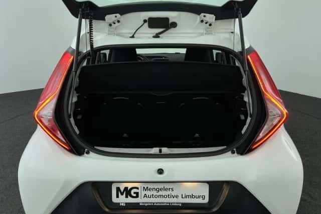 Toyota Aygo (2019) thumbnail 23
