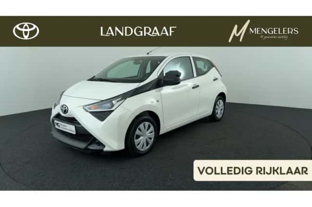 Toyota Aygo (2021) thumbnail 1