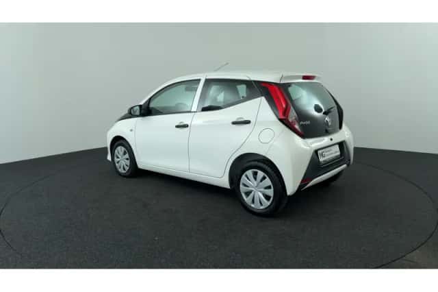 Toyota Aygo (2021) thumbnail 3