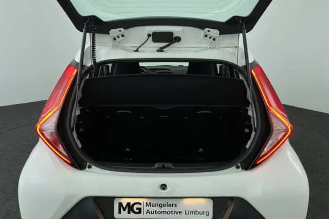 Toyota Aygo (2021) thumbnail 23