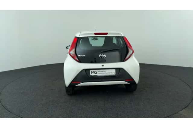 Toyota Aygo (2021) thumbnail 4