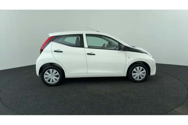 Toyota Aygo (2021) thumbnail 6
