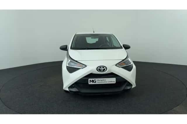 Toyota Aygo (2021) thumbnail 8