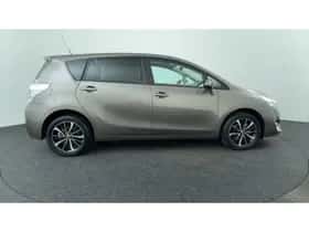 Toyota Verso (2017) thumbnail 6