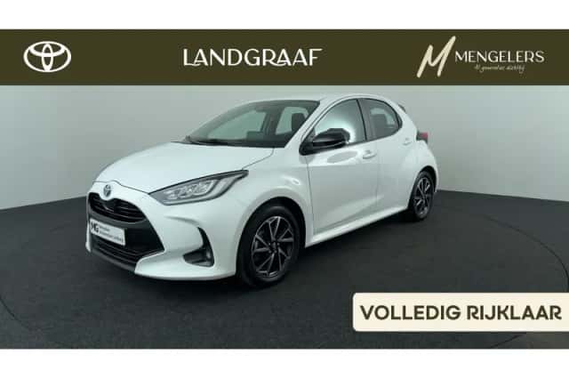 Toyota Yaris (2024) thumbnail 1