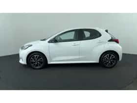 Toyota Yaris (2024) thumbnail 2