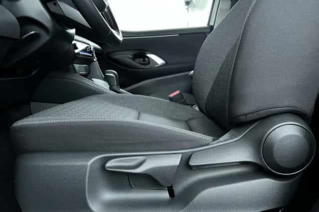 Toyota Yaris (2024) thumbnail 13