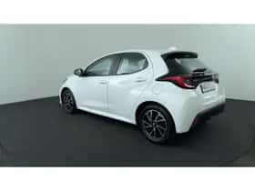 Toyota Yaris (2024) thumbnail 3