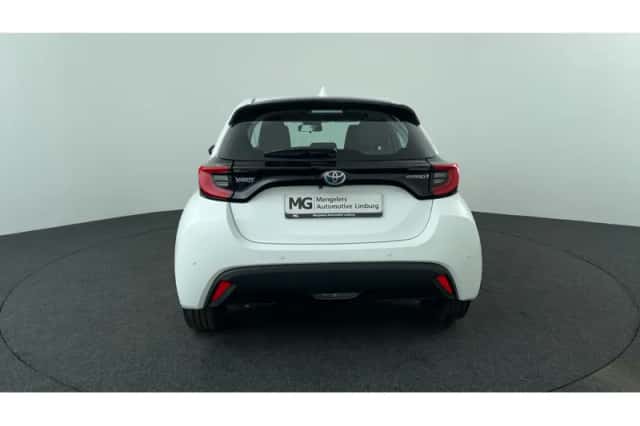 Toyota Yaris (2024) thumbnail 4