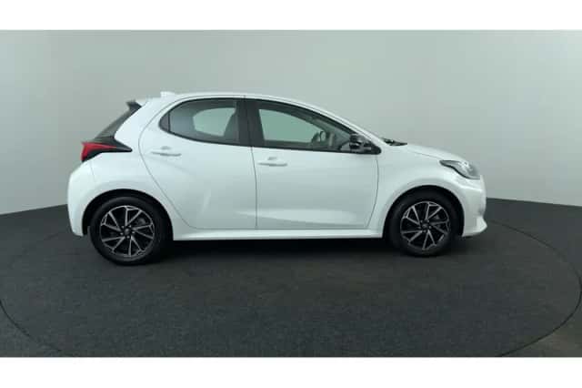 Toyota Yaris (2024) thumbnail 6