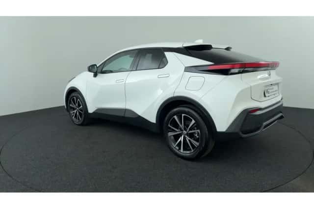 Toyota C-HR (2024) thumbnail 3
