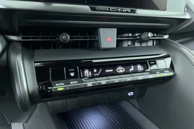 Toyota C-HR (2024) thumbnail 21