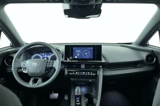Toyota C-HR (2024) thumbnail 25