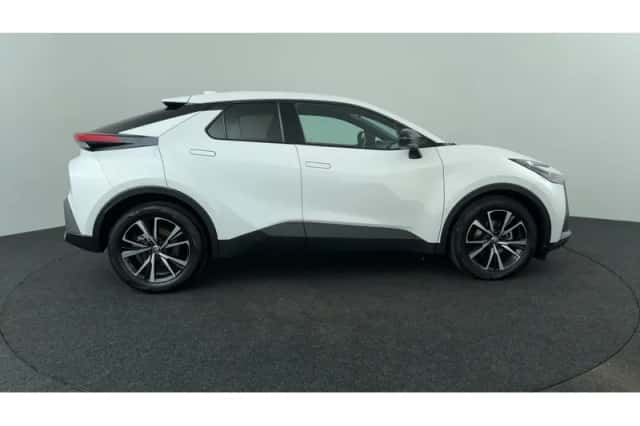 Toyota C-HR (2024) thumbnail 6
