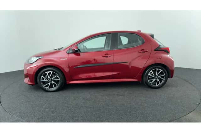 Toyota Yaris (2020) thumbnail 2
