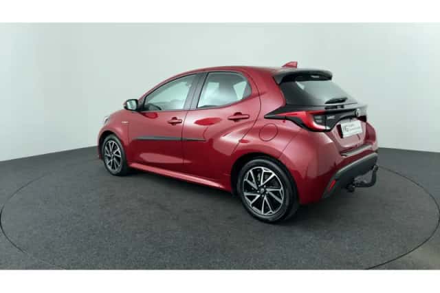 Toyota Yaris (2020) thumbnail 3
