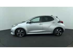 Toyota Yaris (2025) thumbnail 2