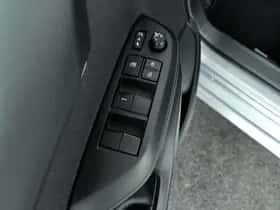 Toyota Yaris (2025) thumbnail 12