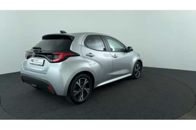 Toyota Yaris (2025) thumbnail 5