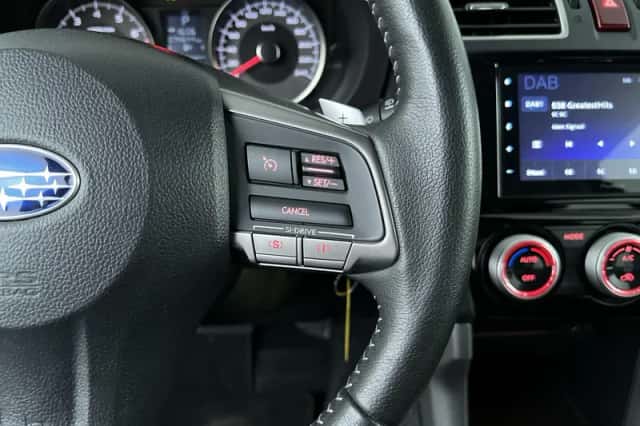 Subaru Forester (2015) thumbnail 16