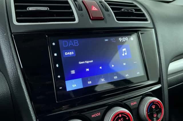 Subaru Forester (2015) thumbnail 18