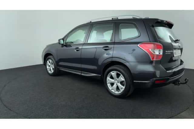 Subaru Forester (2015) thumbnail 3
