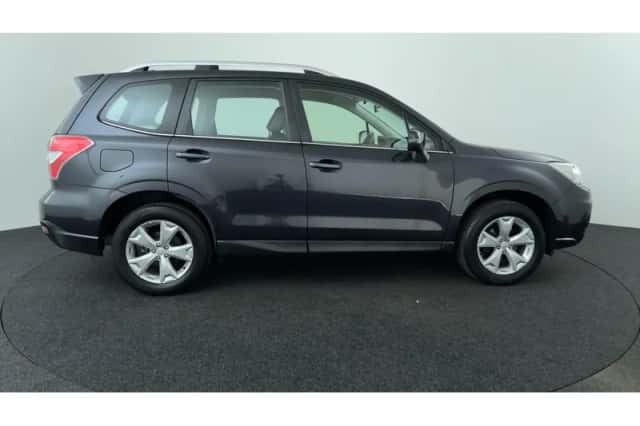 Subaru Forester (2015) thumbnail 6