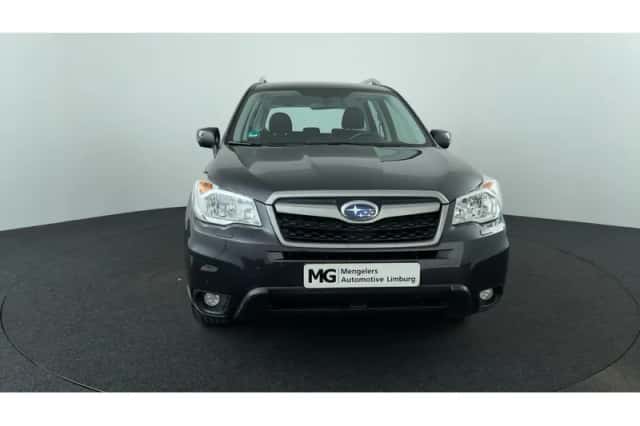 Subaru Forester (2015) thumbnail 8